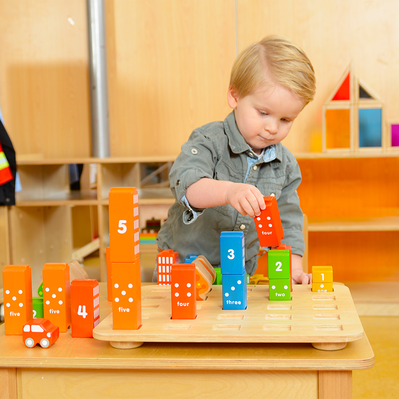 Spatial Relation Games Tiny city - a spatial relationship learning game